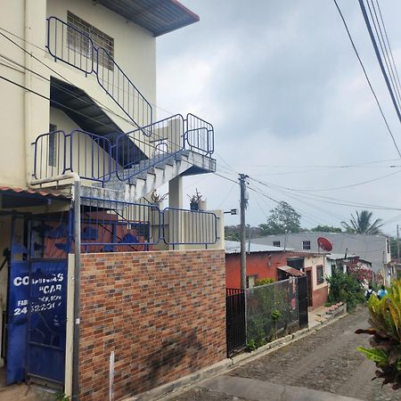 Hostal Carolinas Juayua Bagian luar foto