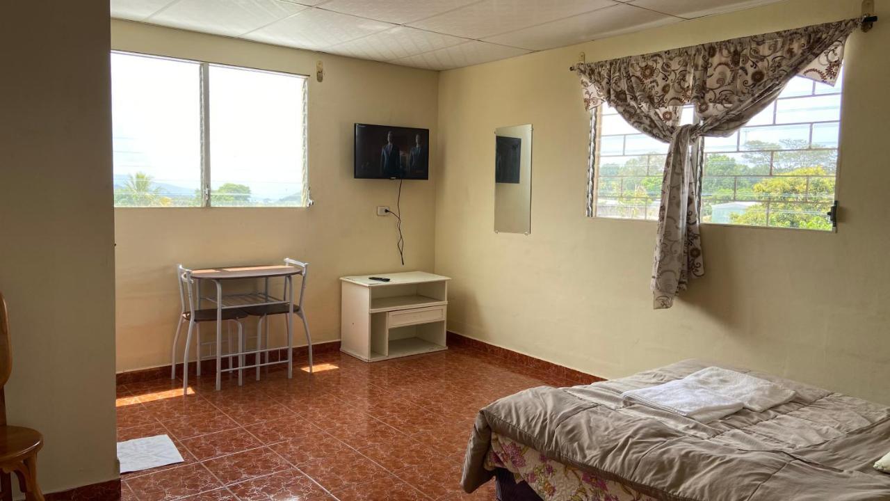 Hostal Carolinas Juayua Bagian luar foto