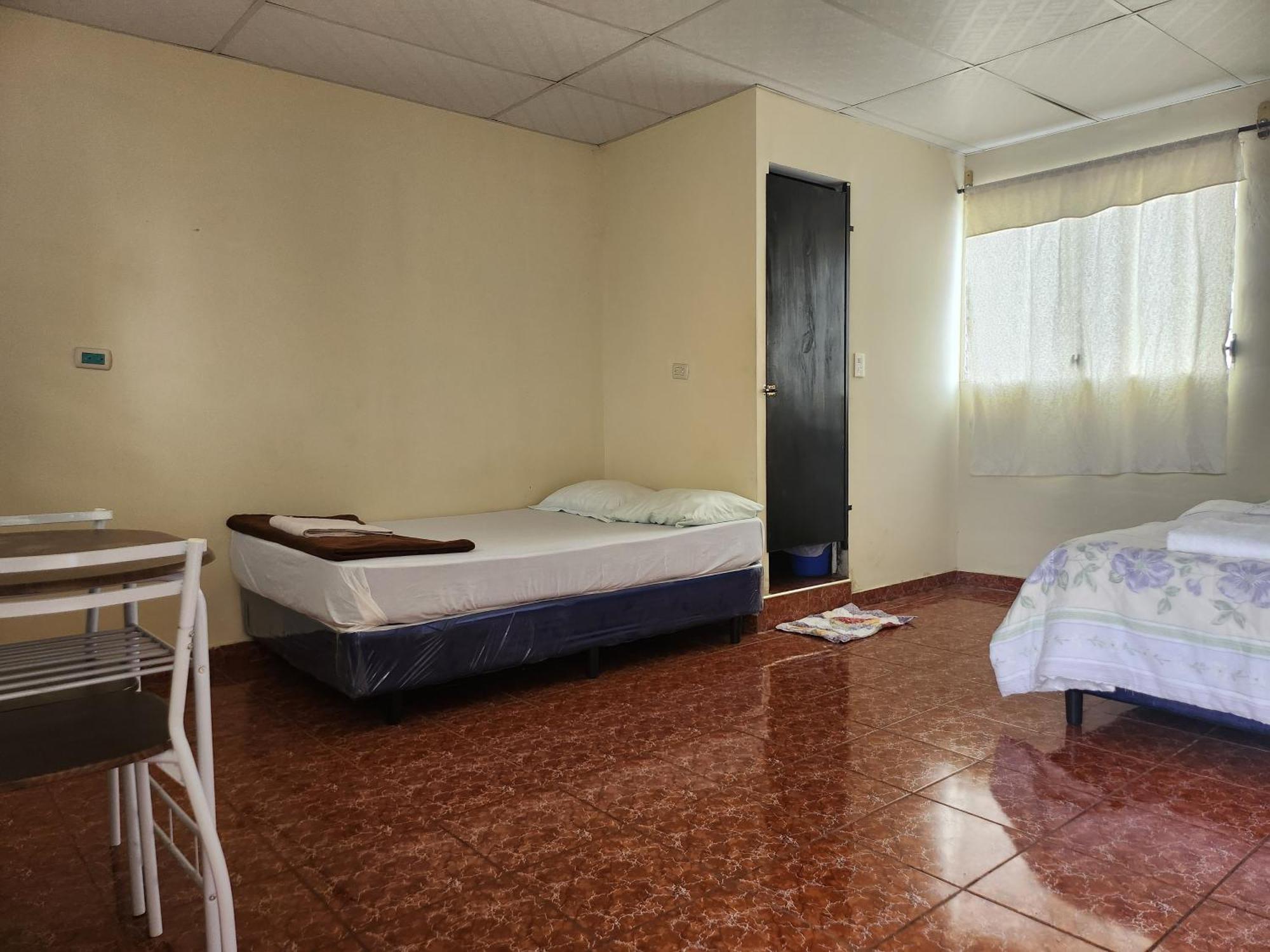 Hostal Carolinas Juayua Bagian luar foto