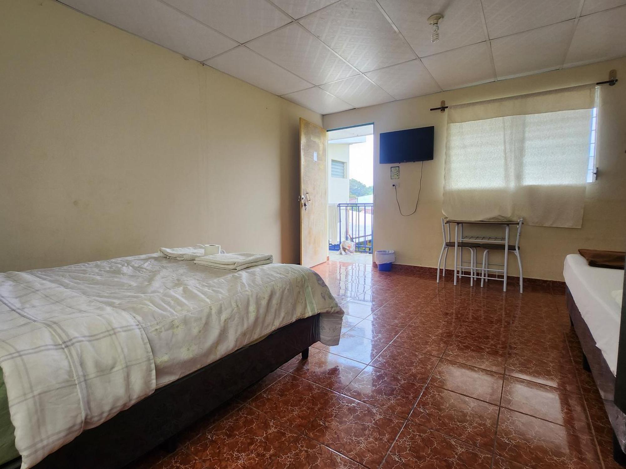 Hostal Carolinas Juayua Bagian luar foto